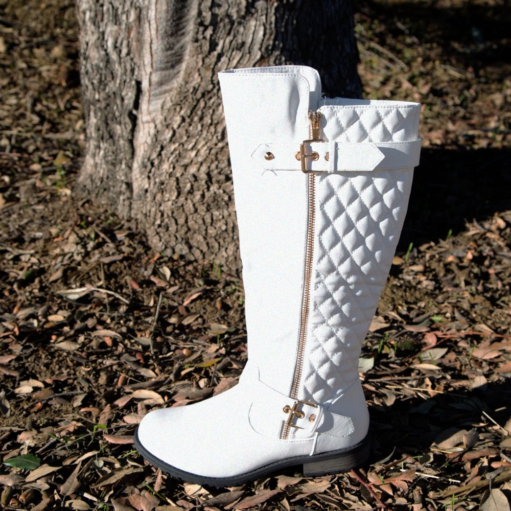 NEW🔥 White Quilted Knee High Riding Boot Buckle Strap - Picture 3 of 5